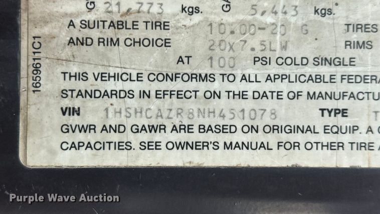 image for item DW6647 1992 International 8200 fuel / lube truck