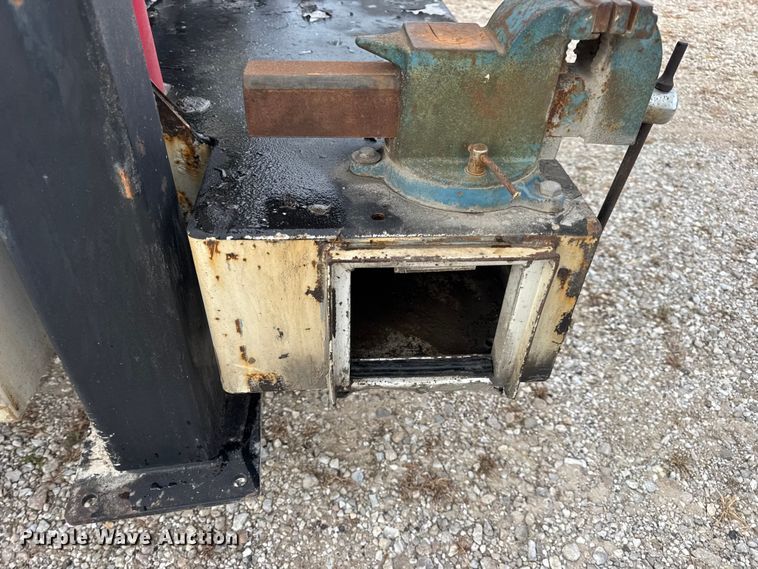 image for item DW6650 2012 RAM 5500HD utility / service truck