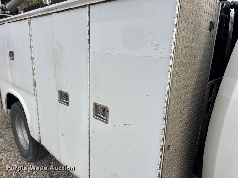 image for item DW6650 2012 RAM 5500HD utility / service truck