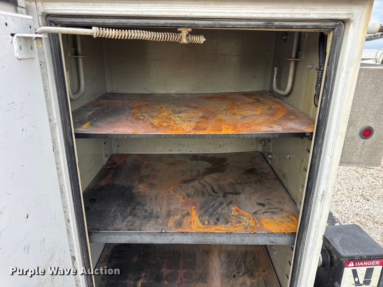 image for item DW6650 2012 RAM 5500HD utility / service truck