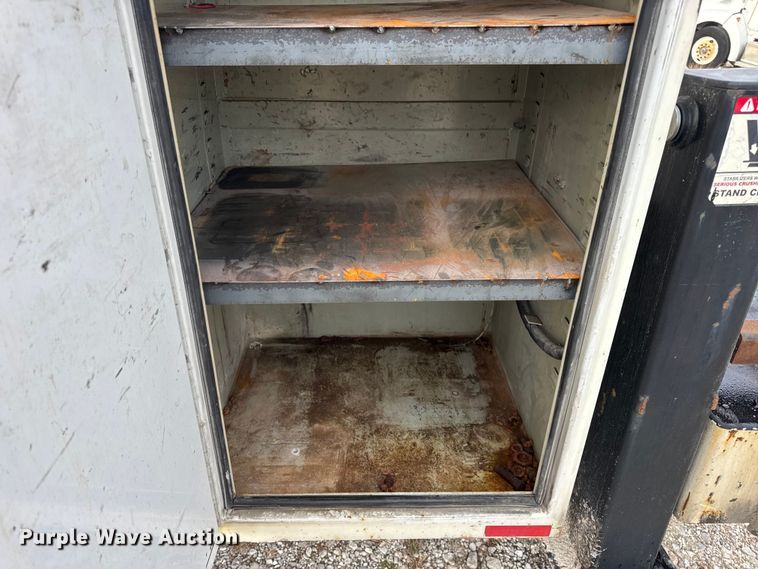 image for item DW6650 2012 RAM 5500HD utility / service truck