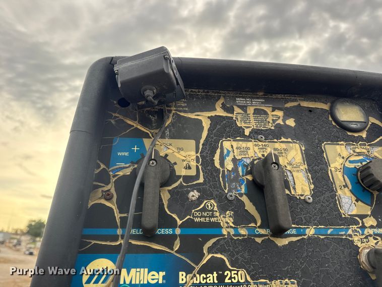 image for item DW6650 2012 RAM 5500HD utility / service truck