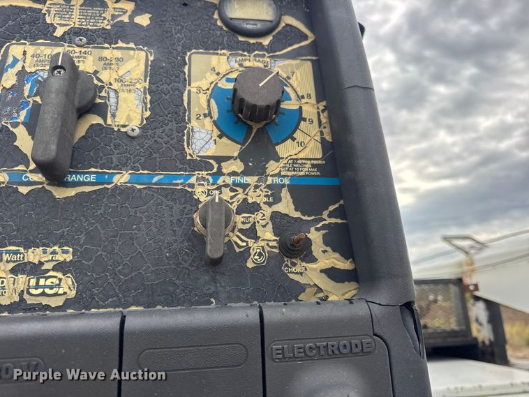 image for item DW6650 2012 RAM 5500HD utility / service truck