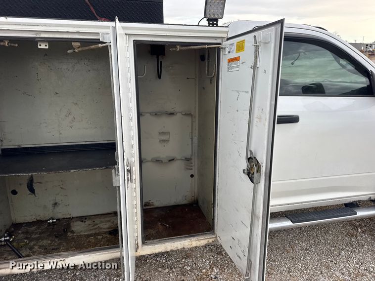 image for item DW6650 2012 RAM 5500HD utility / service truck