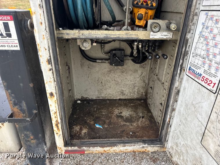 image for item DW6650 2012 RAM 5500HD utility / service truck