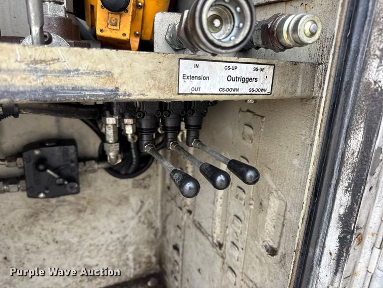 image for item DW6650 2012 RAM 5500HD utility / service truck