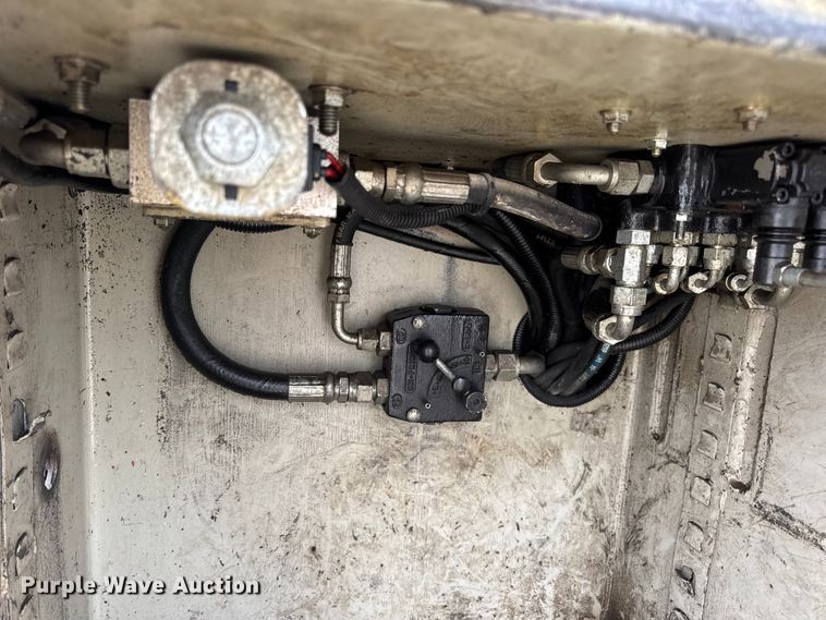 image for item DW6650 2012 RAM 5500HD utility / service truck