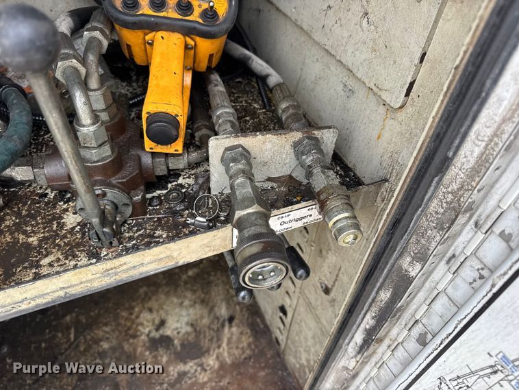 image for item DW6650 2012 RAM 5500HD utility / service truck