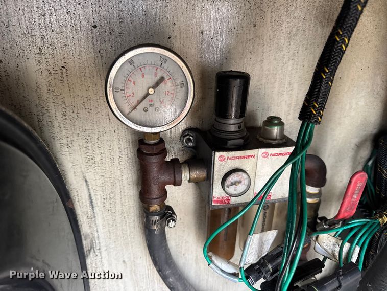 image for item DW6650 2012 RAM 5500HD utility / service truck