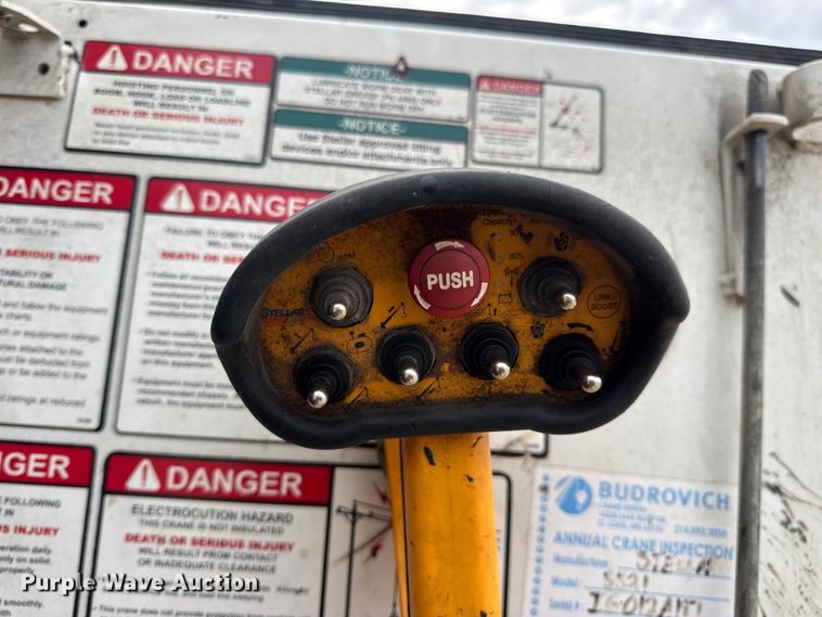 image for item DW6650 2012 RAM 5500HD utility / service truck