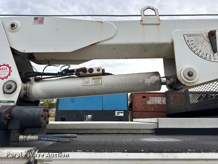 image for item DW6650 2012 RAM 5500HD utility / service truck