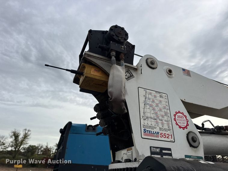 image for item DW6650 2012 RAM 5500HD utility / service truck