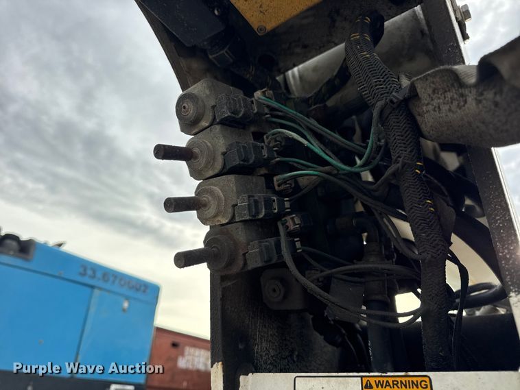 image for item DW6650 2012 RAM 5500HD utility / service truck