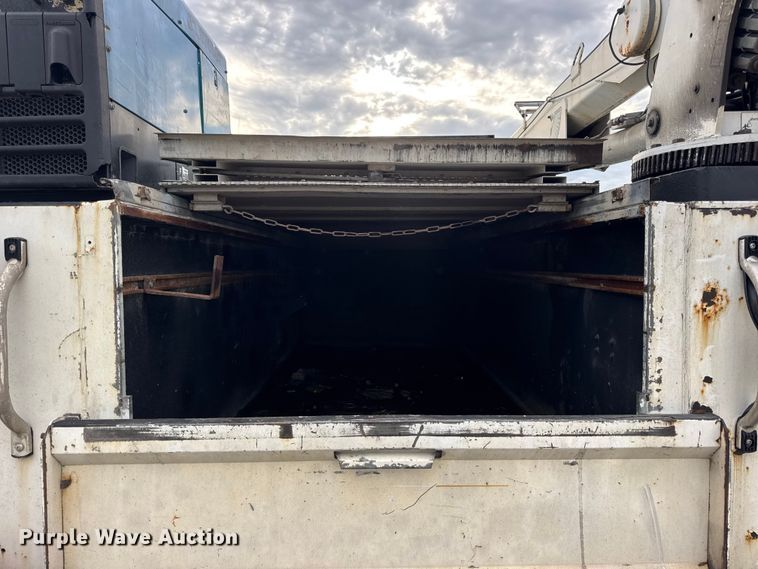 image for item DW6650 2012 RAM 5500HD utility / service truck