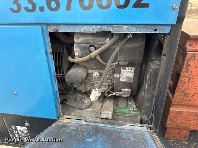 image for item DW6650 2012 RAM 5500HD utility / service truck