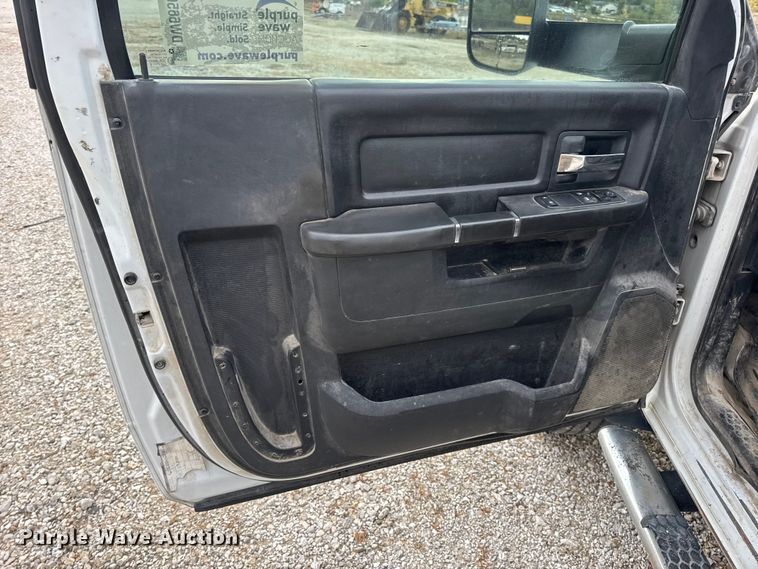 image for item DW6650 2012 RAM 5500HD utility / service truck