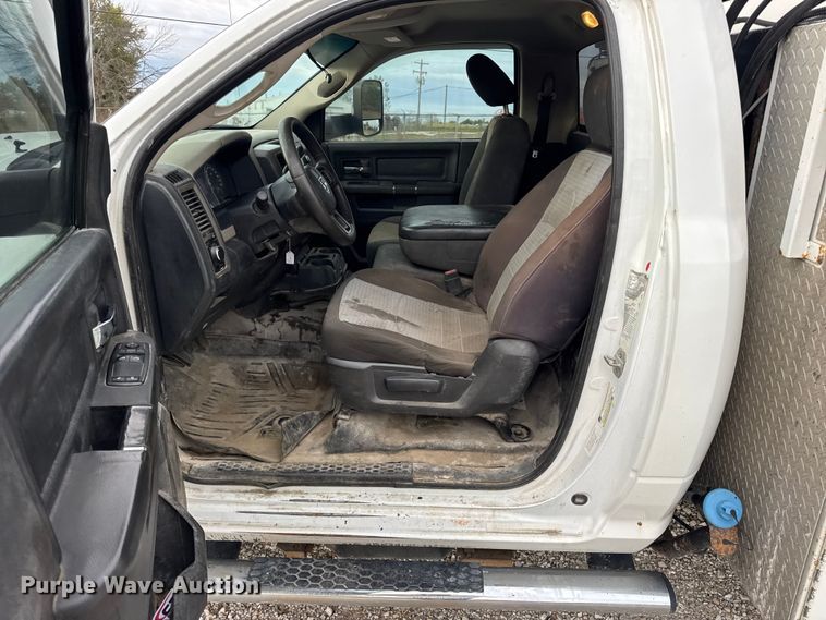 image for item DW6650 2012 RAM 5500HD utility / service truck