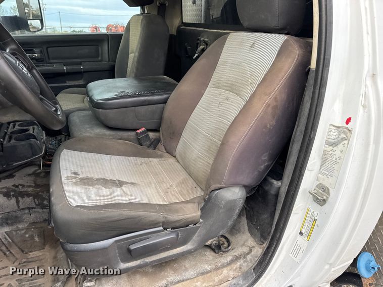 image for item DW6650 2012 RAM 5500HD utility / service truck