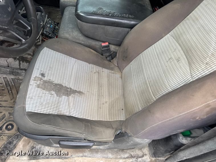 image for item DW6650 2012 RAM 5500HD utility / service truck