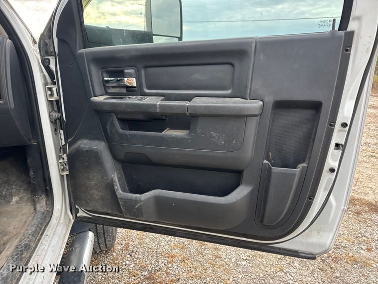 image for item DW6650 2012 RAM 5500HD utility / service truck