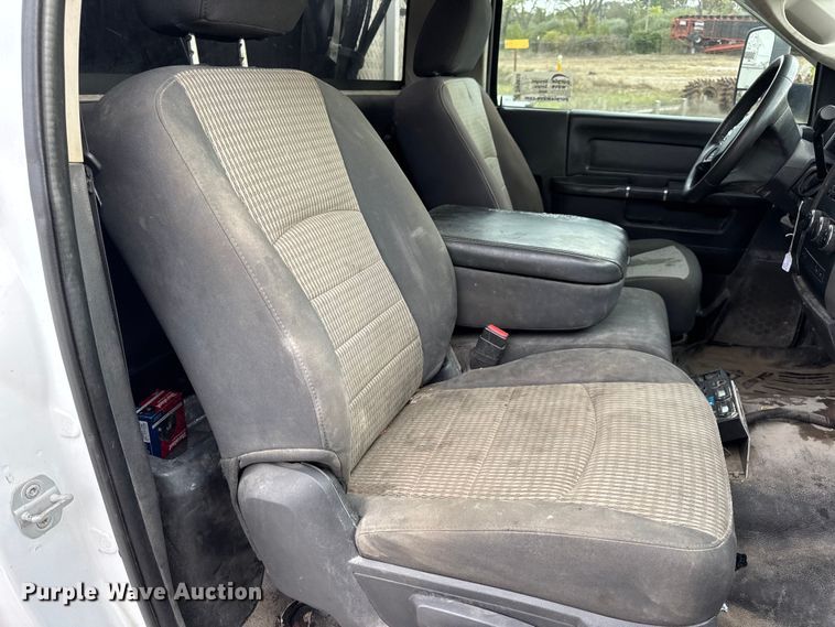 image for item DW6650 2012 RAM 5500HD utility / service truck