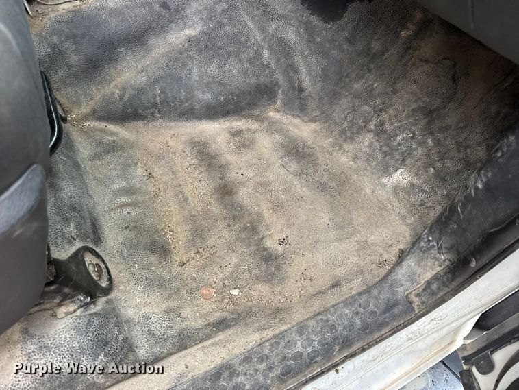 image for item DW6650 2012 RAM 5500HD utility / service truck