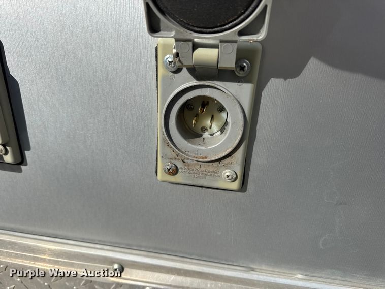 image for item DW6659 2019 Eagle spray foam trailer