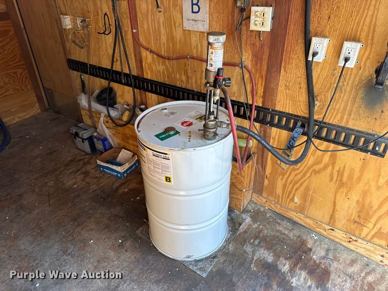 image for item DW6659 2019 Eagle spray foam trailer