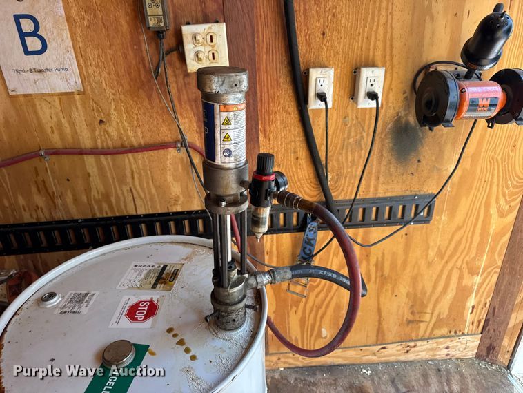 image for item DW6659 2019 Eagle spray foam trailer