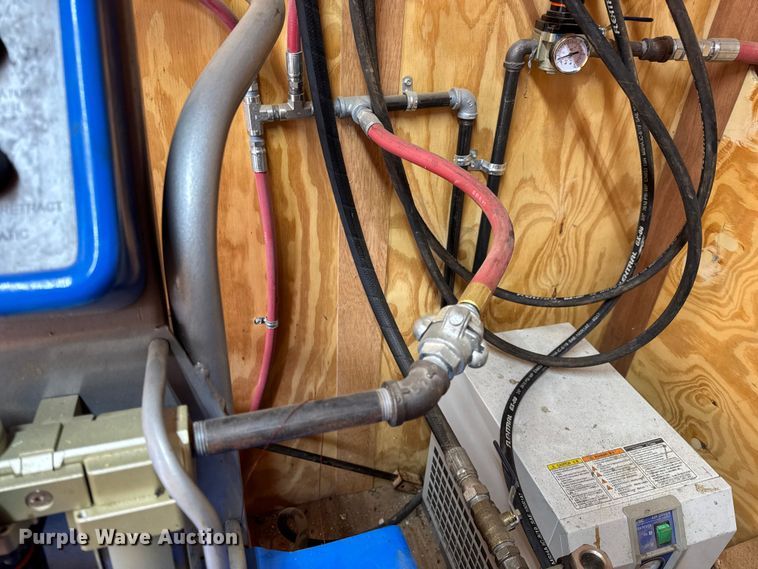 image for item DW6659 2019 Eagle spray foam trailer