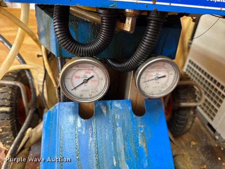 image for item DW6659 2019 Eagle spray foam trailer