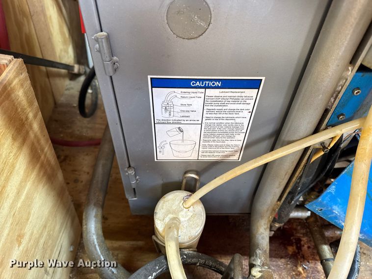 image for item DW6659 2019 Eagle spray foam trailer