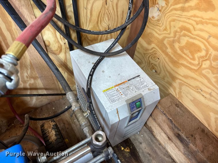 image for item DW6659 2019 Eagle spray foam trailer