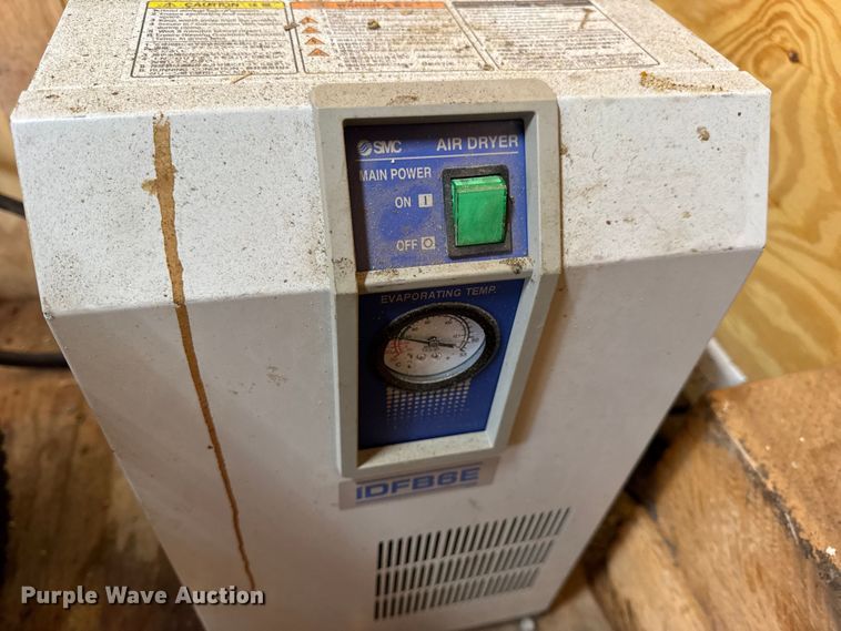 image for item DW6659 2019 Eagle spray foam trailer