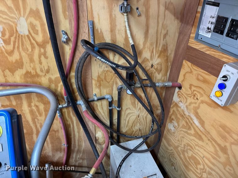 image for item DW6659 2019 Eagle spray foam trailer