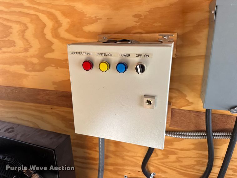 image for item DW6659 2019 Eagle spray foam trailer