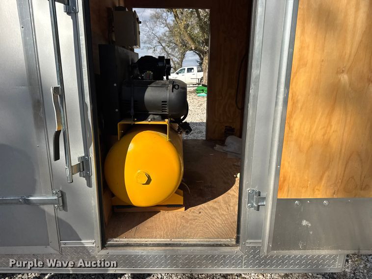 image for item DW6659 2019 Eagle spray foam trailer
