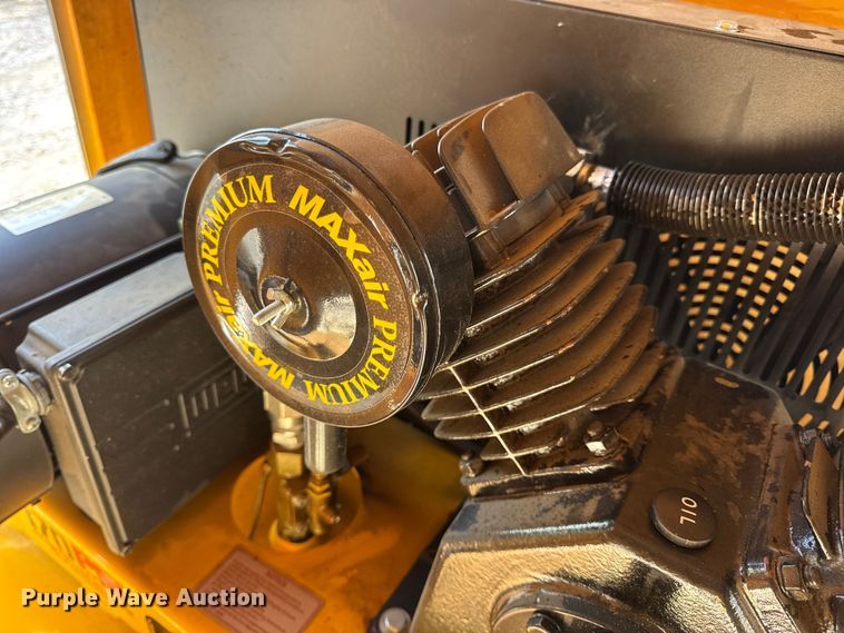 image for item DW6659 2019 Eagle spray foam trailer