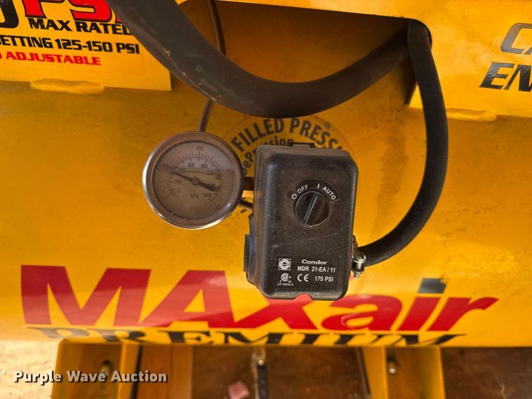 image for item DW6659 2019 Eagle spray foam trailer