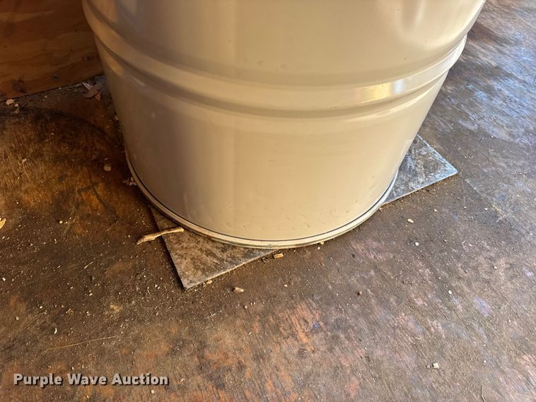 image for item DW6659 2019 Eagle spray foam trailer