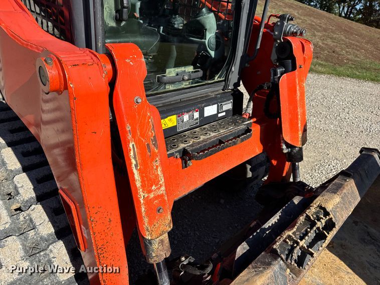 image for item DW6662 2017 Kubota SVL95-2S tracked skid steer loader