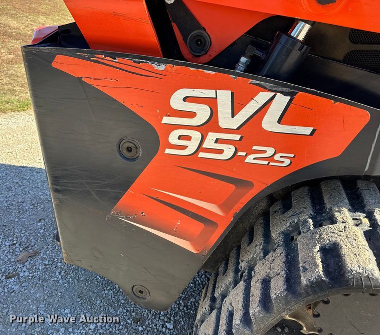 image for item DW6662 2017 Kubota SVL95-2S tracked skid steer loader