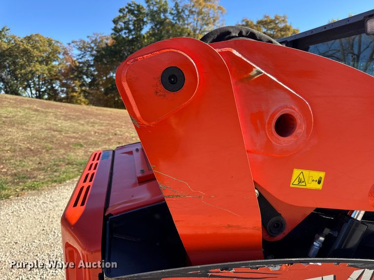 image for item DW6662 2017 Kubota SVL95-2S tracked skid steer loader