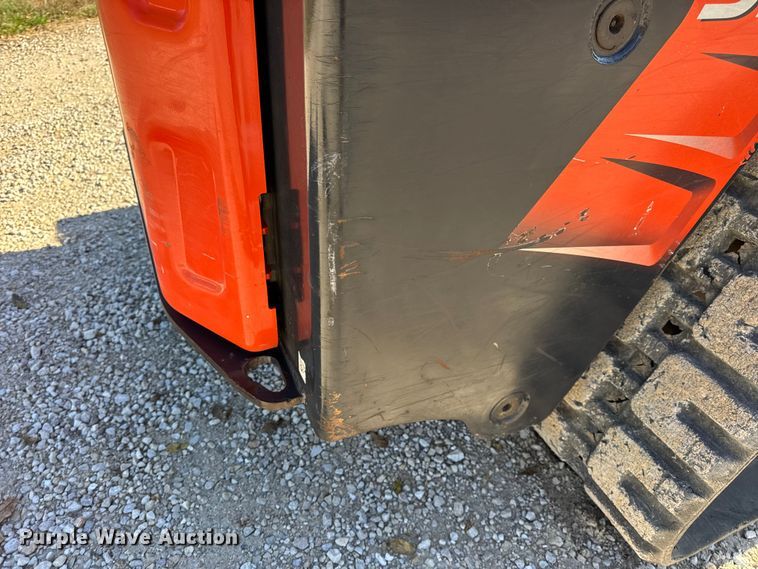 image for item DW6662 2017 Kubota SVL95-2S tracked skid steer loader