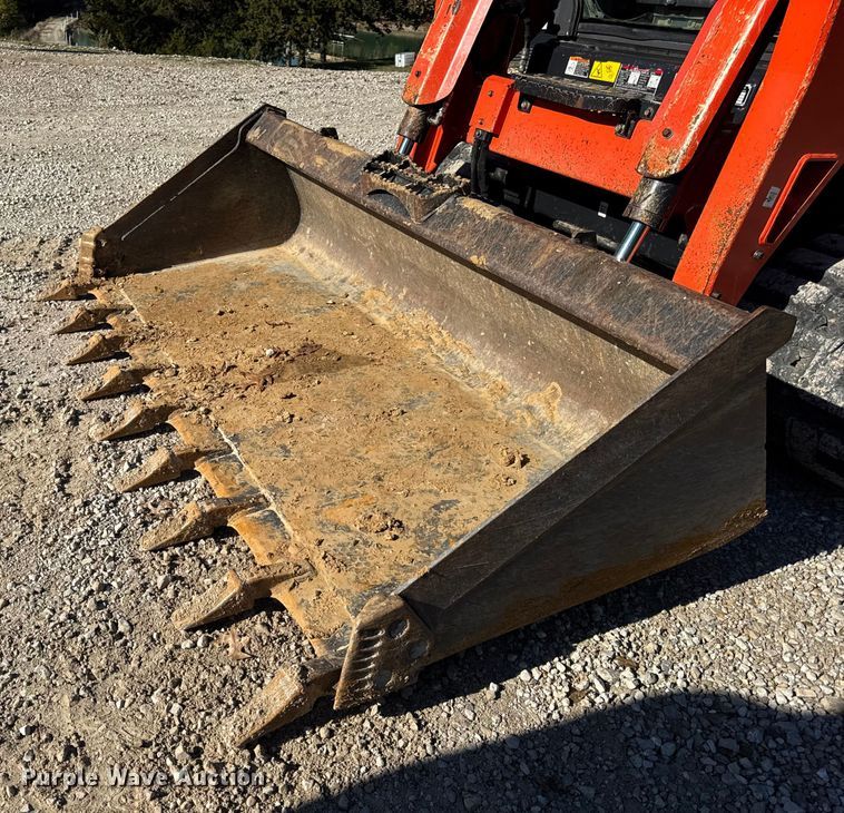 image for item DW6662 2017 Kubota SVL95-2S tracked skid steer loader