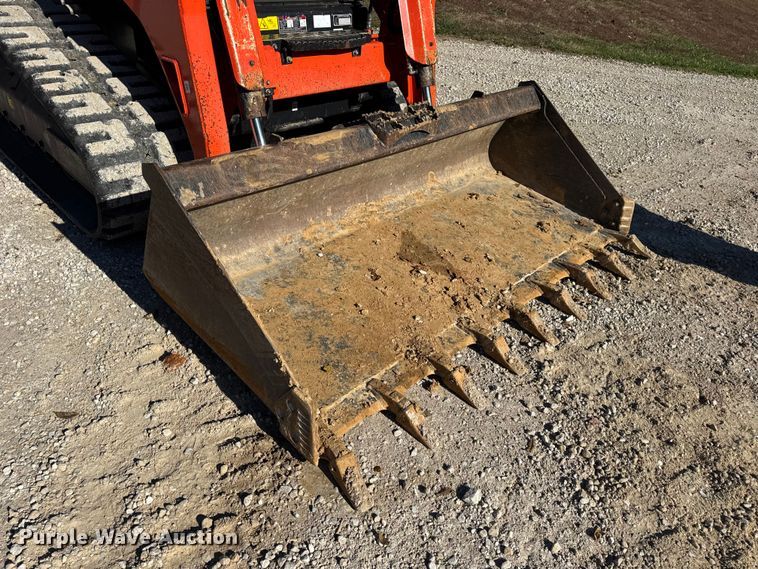 image for item DW6662 2017 Kubota SVL95-2S tracked skid steer loader