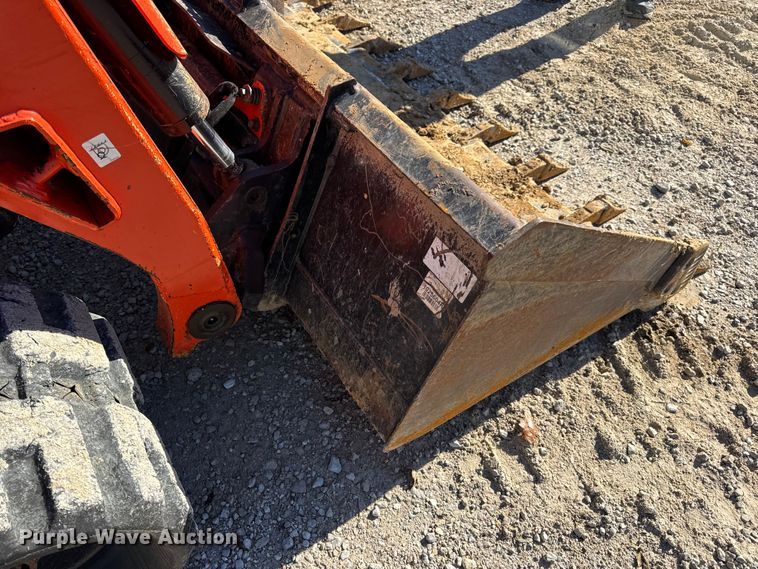 image for item DW6662 2017 Kubota SVL95-2S tracked skid steer loader