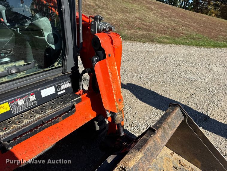 image for item DW6662 2017 Kubota SVL95-2S tracked skid steer loader