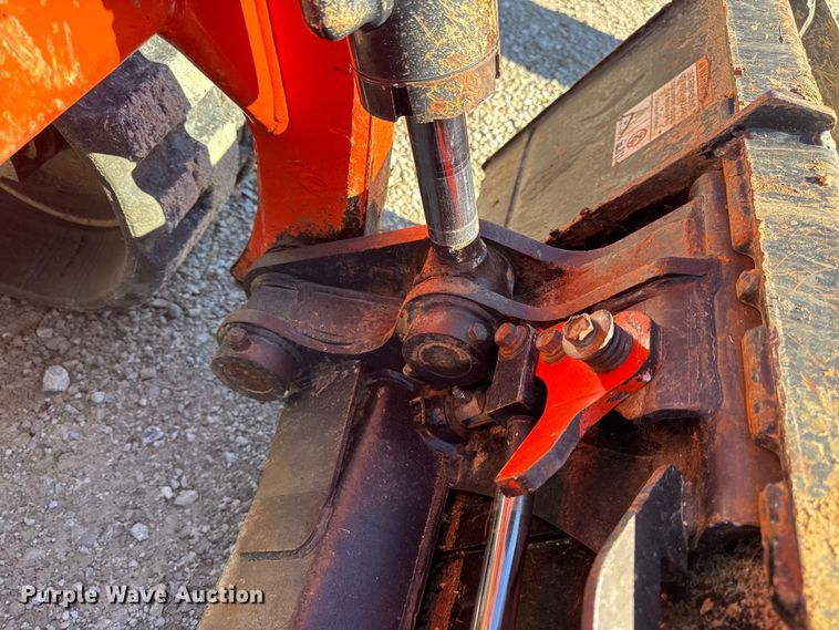 image for item DW6662 2017 Kubota SVL95-2S tracked skid steer loader