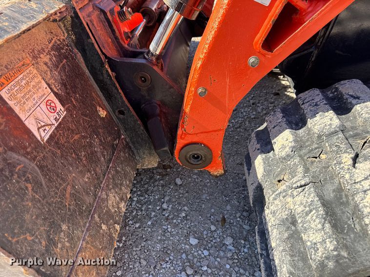 image for item DW6662 2017 Kubota SVL95-2S tracked skid steer loader